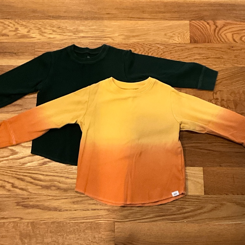 GAP Orange Gradient and Dark Green Long Sleeve Tees BUNDLE